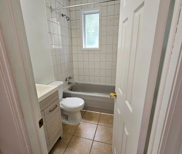 For Lease - 358 Browndale Crescent Unit# MainFlr, Richmond Hill, On... - Photo 3