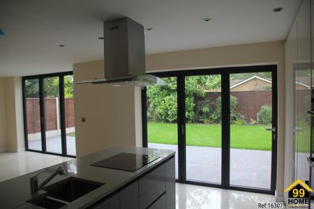 4 bed Detached in Fishers Drive Dickens Heath, Solihull, B90 1QH - Photo 3