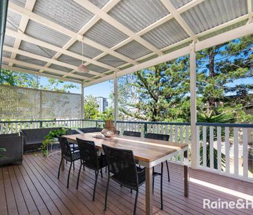 Perfect for Families - Dual Living Potential in Prime Location - Photo 6