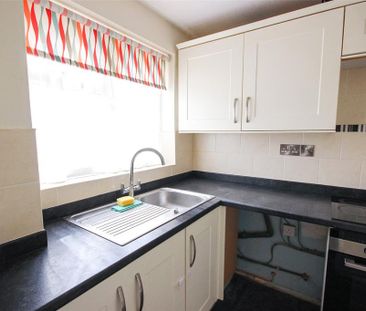 2 bedroom terraced house to rent - Photo 6