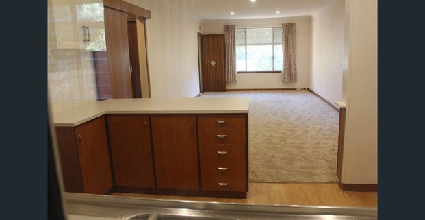 Lovely large Duplex on quiet Armada St. Walk to train. - Photo 1