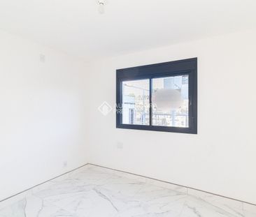Apartamento com 2 quartos e 45m² para alugar em Lomba do Pinheiro, ... - Photo 1