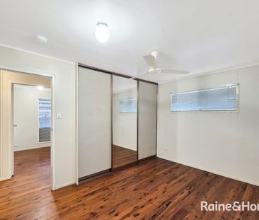 3 BEDROOM HOME MORANBAH - Photo 5