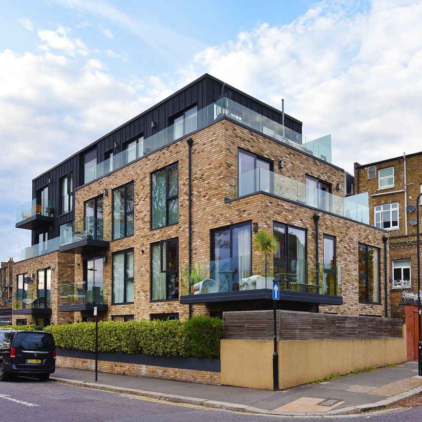 3 Bed Flat, Essex Park Mews, W3 - Photo 1