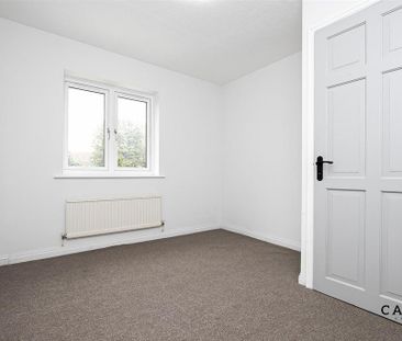 4 bedroom detached house to rent - Photo 4