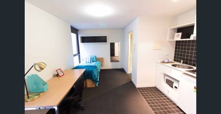 Lease Break opportunity! Melbourne Student House - Walk to University of Melbourne - Photo 3