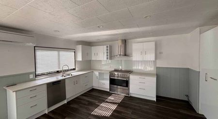 Ideal Location - Photo 3