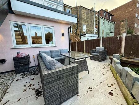 Eastern Esplanade, Southend On Sea, Essex, SS1 - Photo 5