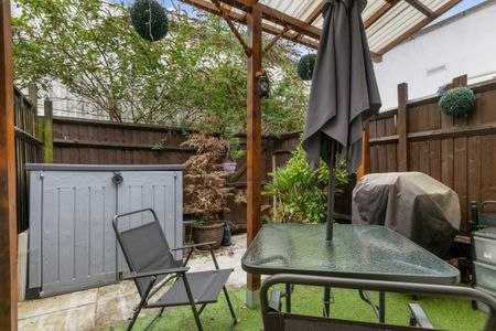 Norcutt Road, TW2, London - Photo 3