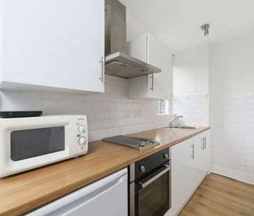 Studio Flat To Let - Photo 5