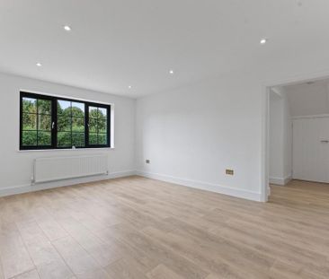 5 bedroom detached house to rent - Photo 1