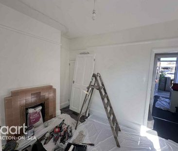 2 bedroom semi-detached house to rent - Photo 6