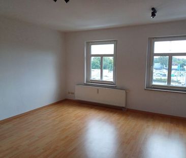 Schöne geräumige 2 Raum Dachgeschoss Wohnung mit Einbauküche ab sof... - Foto 1