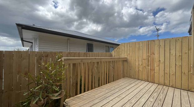 3 Bedrooms, Beach Haven - Photo 1