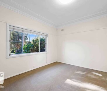 Spacious 4 Bedroom Family Home with Park Access | Prime Kingsgrove ... - Photo 2