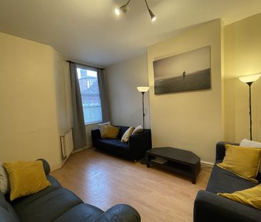 5 Bed Terraced House, Platt Lane, M14 - Photo 2