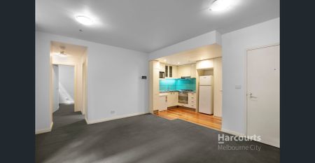 Ticking All Boxes - Perfect Location / Whiteware & Carpark! - Photo 2