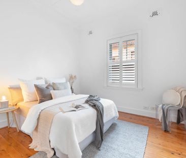 CHARMING HOME IN A PREMIUM SETTING - Photo 2