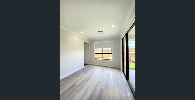 1-year new 4 bedroom house with ducted air-conditioning throughout - A Must-See Gem! - Photo 1