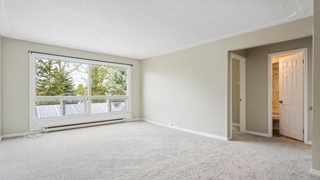 For Lease - 994 Colborne Street, Brantford, Ontario - Photo 2