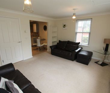 Castleton Court, Far Headingley, LS16 5JE - Photo 4