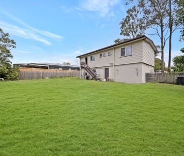 Family Home on Spacious Block - Photo 5