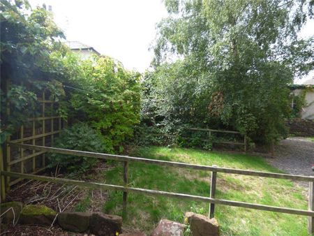 2 bedroom Flat To Let - Photo 2