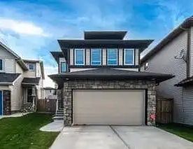 Beautiful 3-Bedroom Home with Bonus Room in Panorama Hills NW — 3 Bedrooms Main Floor - Photo 1