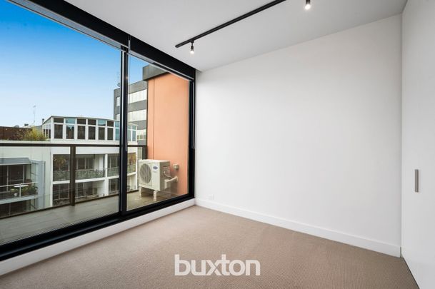 Stunning One Bedroom In The Heart of South Melbourne - Photo 1