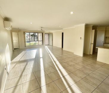 Lovely 4 Bedroom Family Home - Photo 4