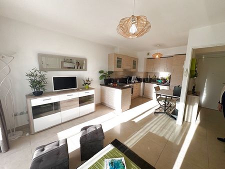 Location Appartement 2 pièces 42m² CANNES 06400 - Photo 2