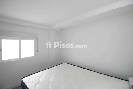 Piso en alquiler en Calle de Santoña, cerca de Calle de la Verja - Photo 4