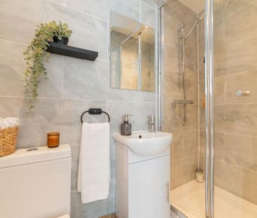 1 bedroom in a house share to rent - Photo 2