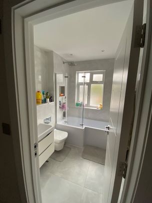 Room in a Shared House, Galpins Road, CR7 - Photo 1