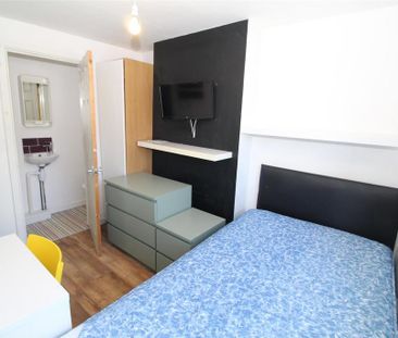 6 bedroom house to rent - Photo 3