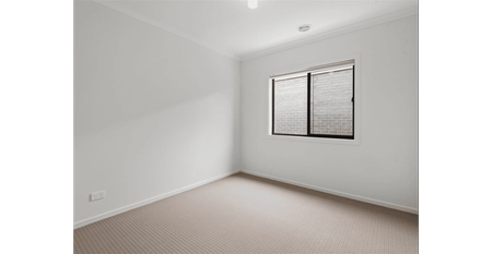 Modern 4-Bedroom Home with Style & Convenience - Photo 2