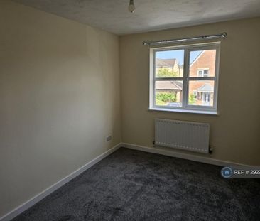 3 bedroom end of terrace house to rent - Photo 3