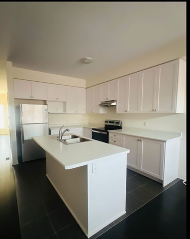 For Lease - 30 Brixham Lane, Brampton, Ontario - Photo 5