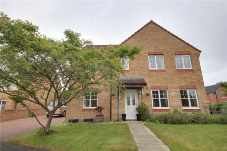 4 bedroom detached house to rent - Photo 2