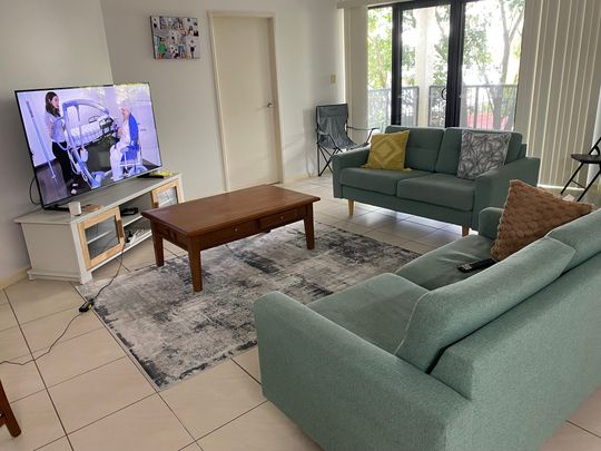 Cairns City - Photo 1