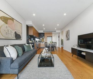 CITY VIEWS = CONTEMPORARY, LUXURIOUS AND EXCEPTIONALLY LOCATED - Photo 5