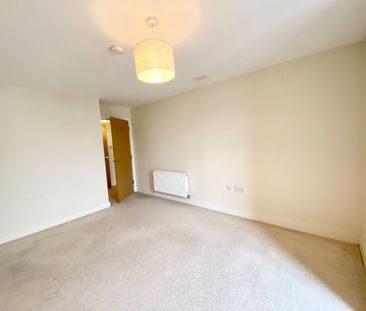 2 Bedroom - Photo 2