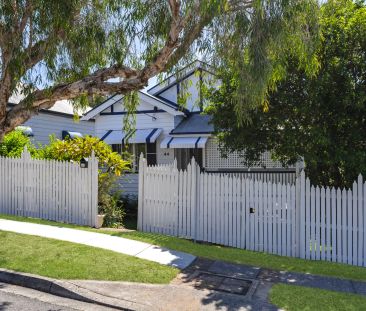 Charming Home in Excellent Newmarket Location - Photo 3