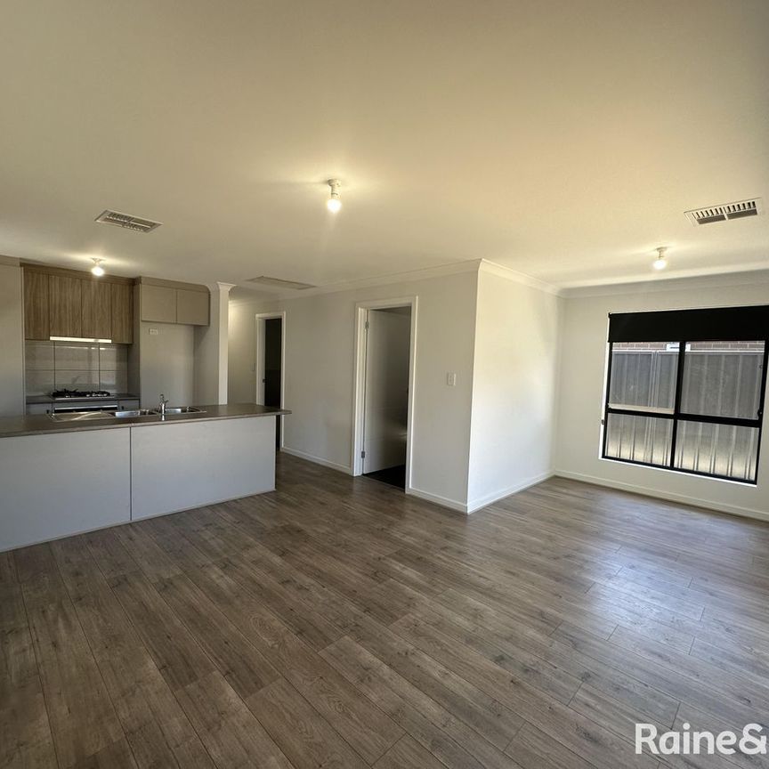 4 Bedroom Home to Rent! - Photo 1