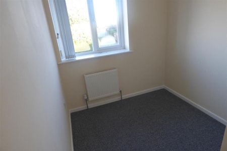 3 bedroom end of terrace house to rent - Photo 5