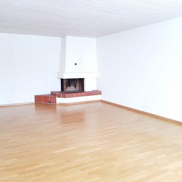 Schöne 4.5 Zimmer Wohnung mit Balkon - Foto 1