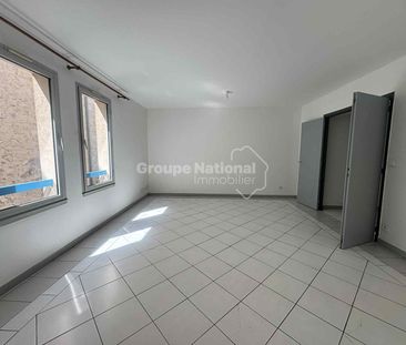 T3 AVEC PARKING EN CENTRE-VILLE, - Photo 5