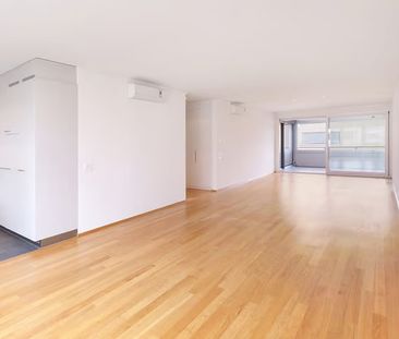 Geräumige 4.5-Zimmer-Wohnung mit Balkon in Zug - Foto 2