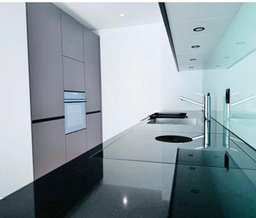 Moderne, lichtdurchflutete 2.5-Zimmer-Wohnung, im 1. OG, mit Loggia... - Photo 2