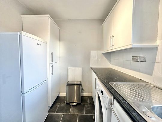 2 bedroom maisonette to rent - Photo 1